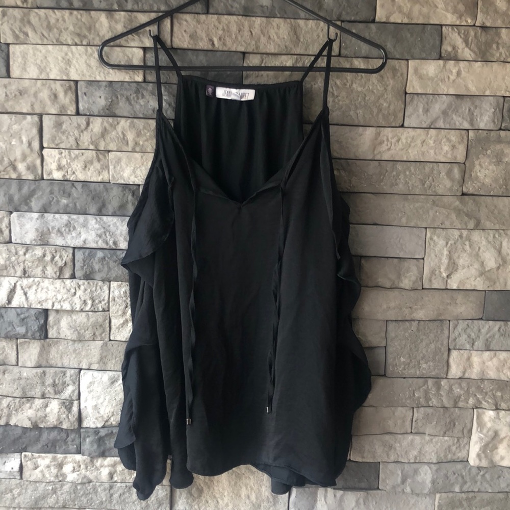 Jennifer Lopez Cold Shoulder Top